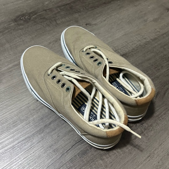 Two Sperry Topsider and Denver Hayes Topsider. $50 each - Picture 1 of 15